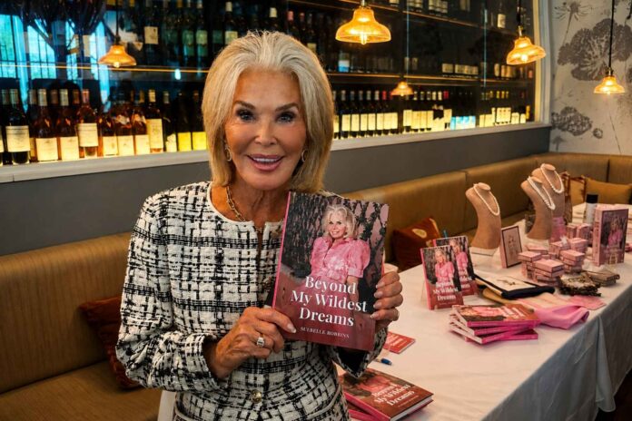 Palm Beach personality and influencer Suebelle Robbins returns to Newport for a reading and signing of her memoir.